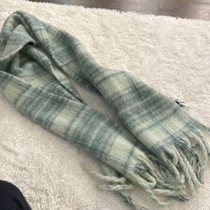 misguided blanket scarf new with tags